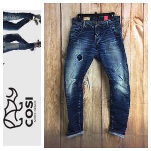 ☮️COSI distressed carrot leg denim jean size 30